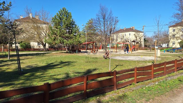 Eladó téglalakás, Dunakeszin 61 M Ft, 2 szobás