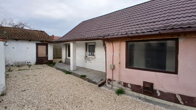 Eladó családi ház, Izsákon 15.9 M Ft, 3 szobás