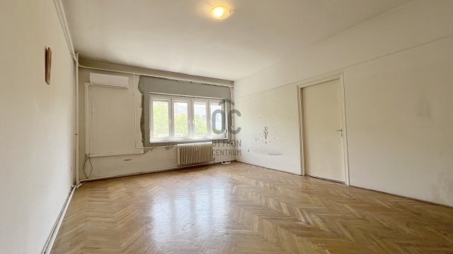 Eladó téglalakás, Szekszárdon 38 M Ft, 2 szobás