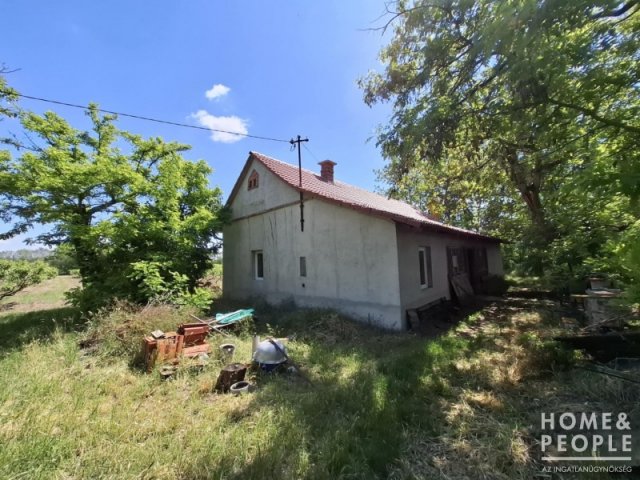 Eladó családi ház, Szatymazon 46.99 M Ft, 2 szobás