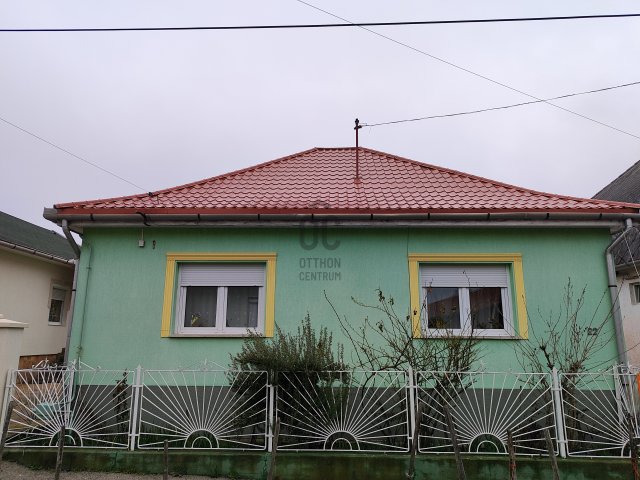 Eladó családi ház, Domoszlón 30 M Ft, 3 szobás