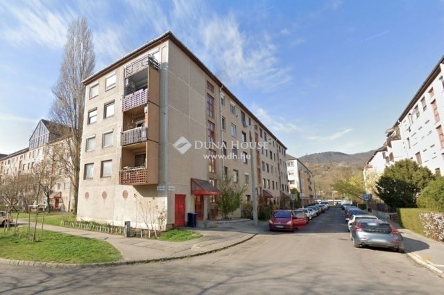 Eladó panellakás, Budapesten, III. kerületben 99 M Ft, 3 szobás