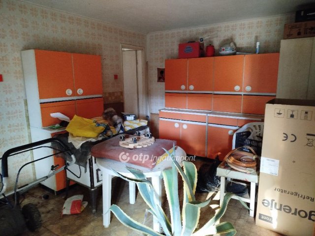 Eladó családi ház, Pécsett 52 M Ft, 3 szobás