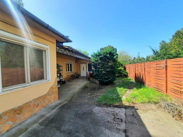 Eladó családi ház, Budapesten, XV. kerületben 67.9 M Ft