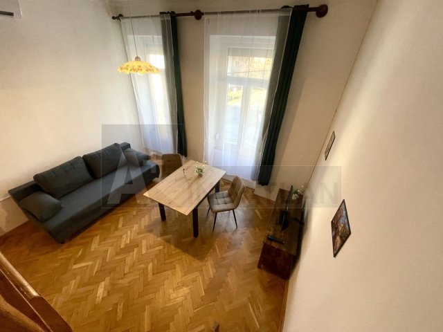 Kiadó téglalakás, albérlet, Szegeden 120 E Ft / hó, 1 szobás