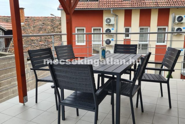 Kiadó téglalakás, albérlet, Pécsett 65 E Ft / hó, 1 szobás