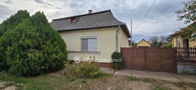 Eladó családi ház, Újlétán 18.5 M Ft, 2 szobás
