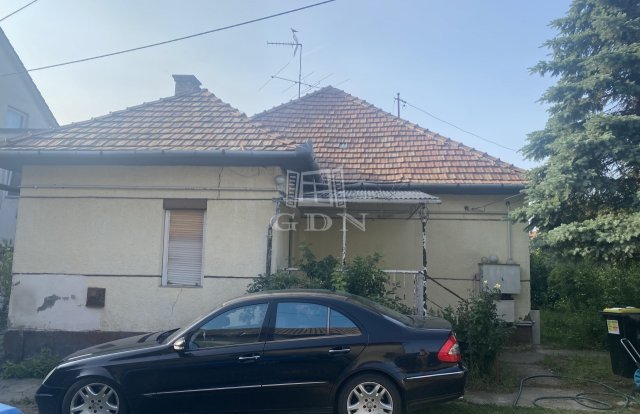 Eladó családi ház, Gödöllőn 45 M Ft, 3 szobás