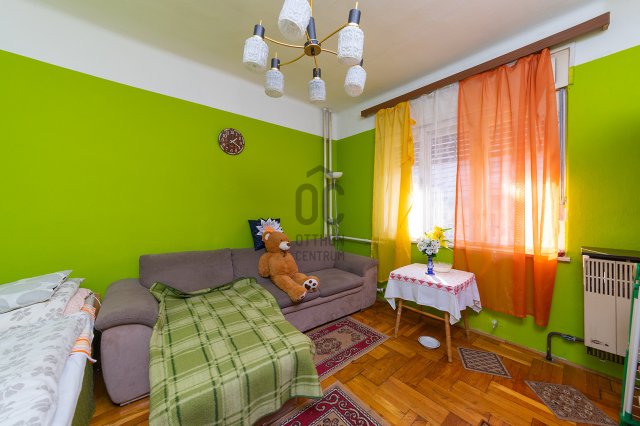 Eladó családi ház, Kerepesen 95 M Ft, 8 szobás
