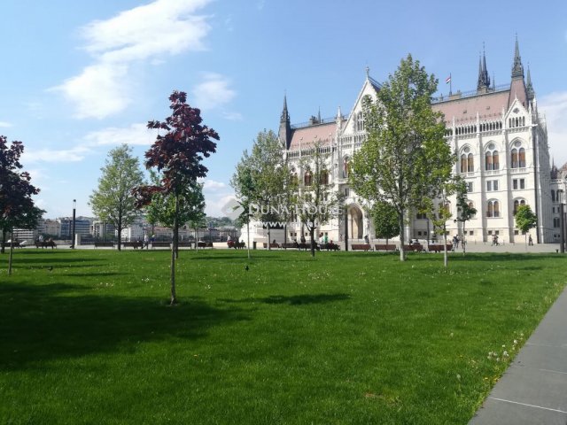 Eladó téglalakás, Budapesten, V. kerületben 350 M Ft, 10 szobás