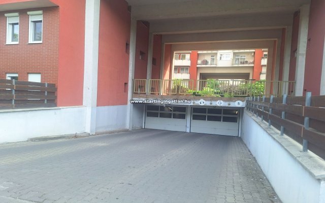 Eladó garázs, Budapesten, VIII. kerületben 6.99 M Ft