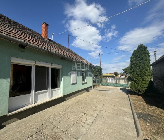 Eladó családi ház, Dunaszekcsőn 21.9 M Ft, 4 szobás