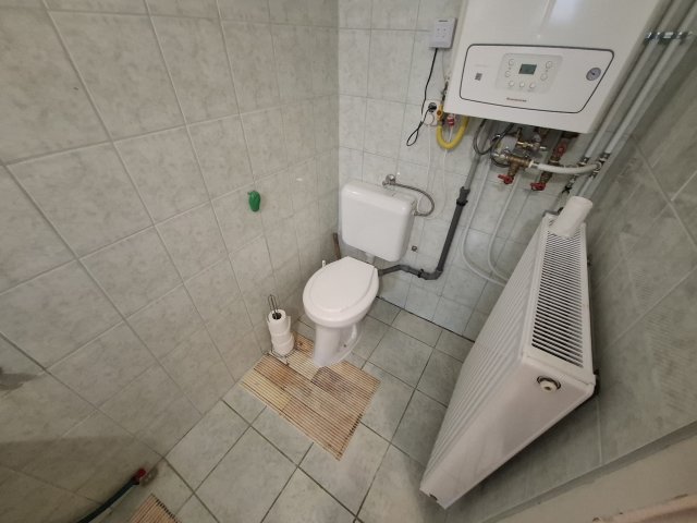 Eladó családi ház, Kiskunfélegyházán 20 M Ft, 1 szobás