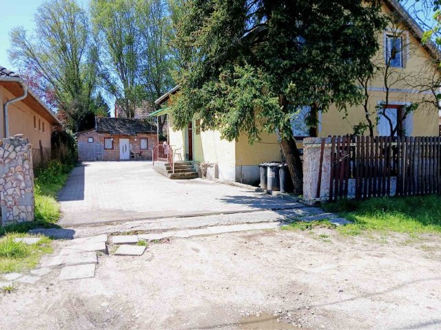 Eladó családi ház, Gödöllőn 59.9 M Ft, 8 szobás