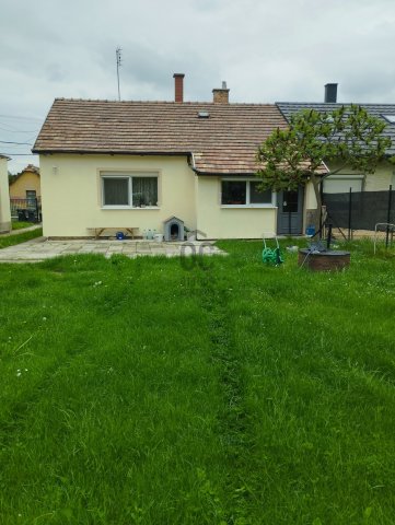 Eladó ikerház, Bakonycsernyén 33 M Ft, 2 szobás