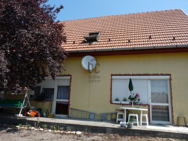 Eladó családi ház, Ócsán 89 M Ft, 7 szobás