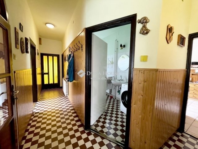Eladó családi ház, Budapesten, XX. kerületben 129.9 M Ft