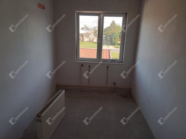 Eladó családi ház, Szabadkígyóson 43.5 M Ft, 5 szobás
