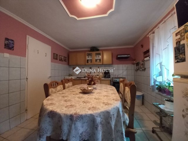 Eladó családi ház, Egyházaskozáron 14.9 M Ft, 3 szobás