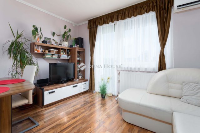 Eladó téglalakás, Mosonmagyaróváron 41.9 M Ft, 3 szobás