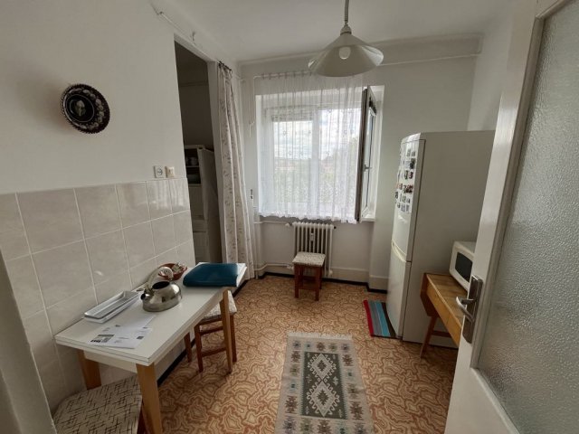 Eladó téglalakás, Dunaújvárosban 26 M Ft, 1 szobás