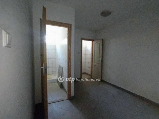 Eladó családi ház, Jászdózsán 12.5 M Ft, 4 szobás