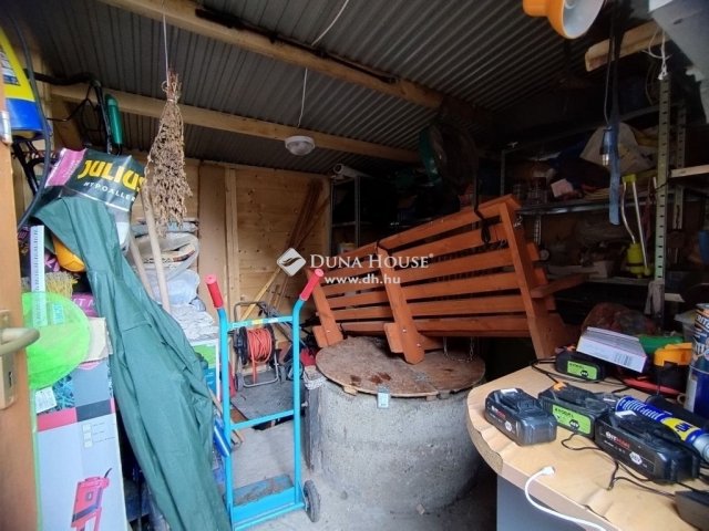 Eladó nyaraló, Adonyban 16.85 M Ft, 2 szobás