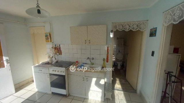 Eladó családi ház, Somoskőújfalun 15.8 M Ft, 4 szobás