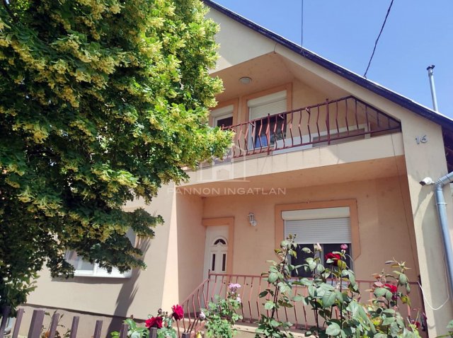 Eladó családi ház, Papkeszin 94.9 M Ft, 5 szobás
