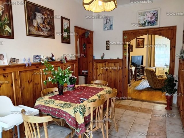 Eladó családi ház, Verőcén 125 M Ft, 5 szobás