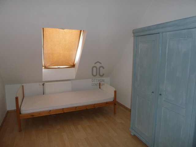 Kiadó téglalakás, albérlet, Cegléden 200 E Ft / hó, 4 szobás