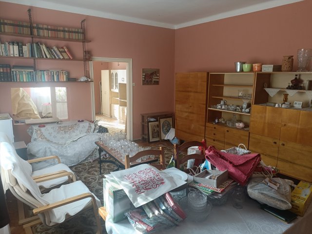 Eladó családi ház, Tatán 39 M Ft, 2 szobás