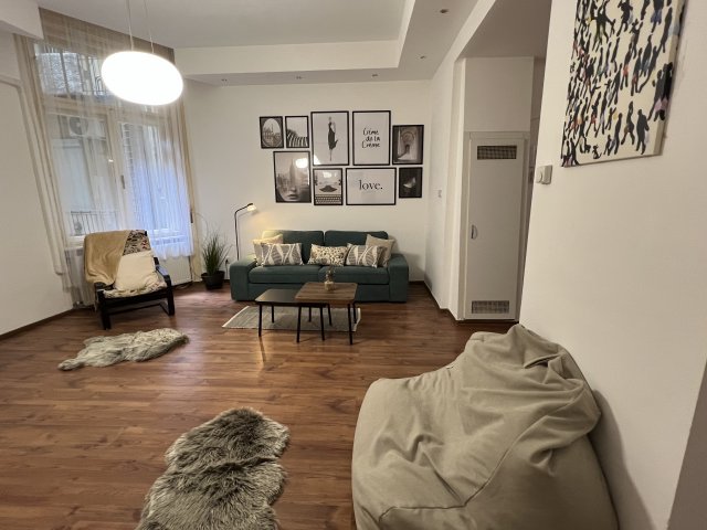 Kiadó téglalakás, albérlet, Budapesten, V. kerületben, 3 szobás