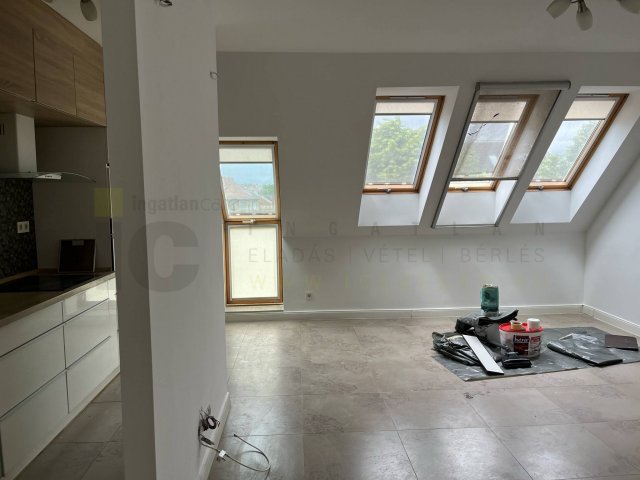 Kiadó téglalakás, albérlet, Szegeden 220 E Ft / hó, 3 szobás