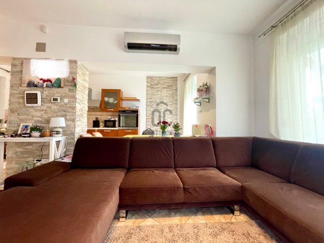 Eladó ikerház, Sopronban 93.9 M Ft, 4 szobás