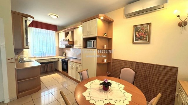 Kiadó sorház, albérlet, Debrecenben 580 E Ft / hó, 5 szobás