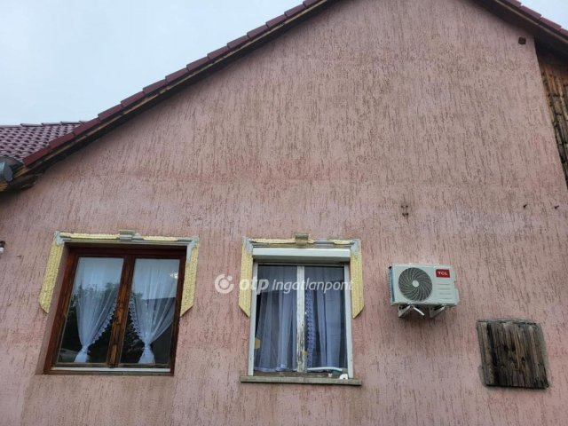 Eladó családi ház, Turán 46.8 M Ft, 2 szobás