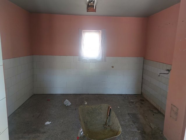 Eladó családi ház, Jákón 5.9 M Ft, 2 szobás