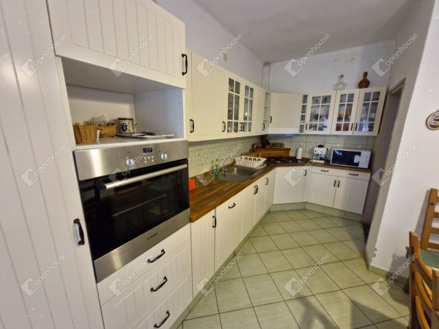 Eladó családi ház, Kutason 24.9 M Ft, 3 szobás