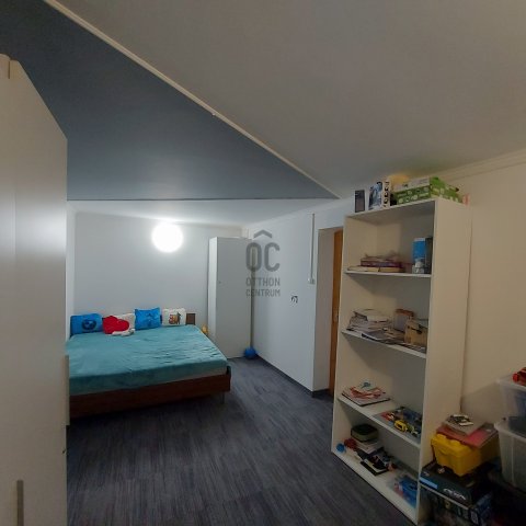 Eladó családi ház, Szigetszentmiklóson 53 M Ft, 2 szobás