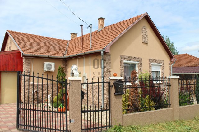 Eladó családi ház, Dögén 45 M Ft, 3 szobás