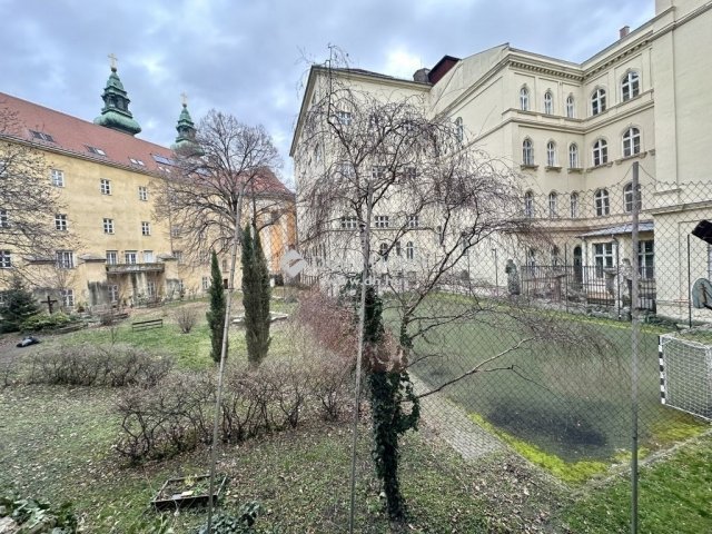 Eladó téglalakás, Budapesten, V. kerületben 198 M Ft, 4+1 szobás