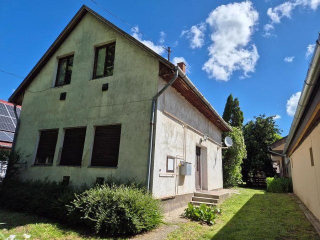 Eladó családi ház, Siófokon 71 M Ft, 8 szobás