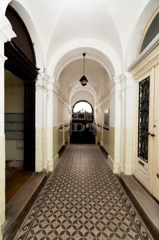 Eladó téglalakás, Budapesten, V. kerületben 53.6 M Ft, 1 szobás