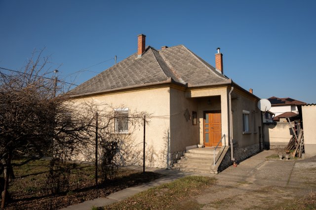 Eladó családi ház, Győrött 63.9 M Ft, 3 szobás