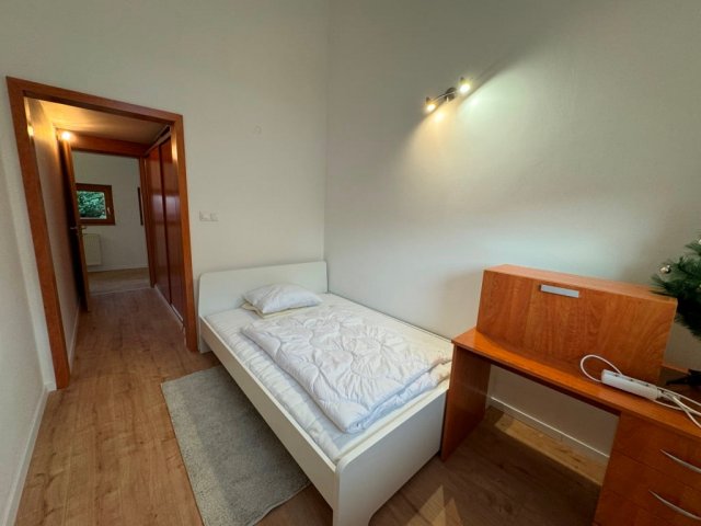 Kiadó téglalakás, albérlet, Pécsett 300 E Ft / hó, 3 szobás