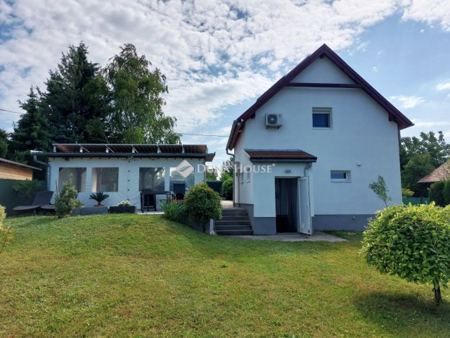 Eladó családi ház, Sopronban 96 M Ft, 3 szobás