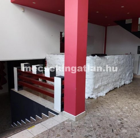 Kiadó üzlethelyiség, Pécsett 320 E Ft / hó, 7 szobás