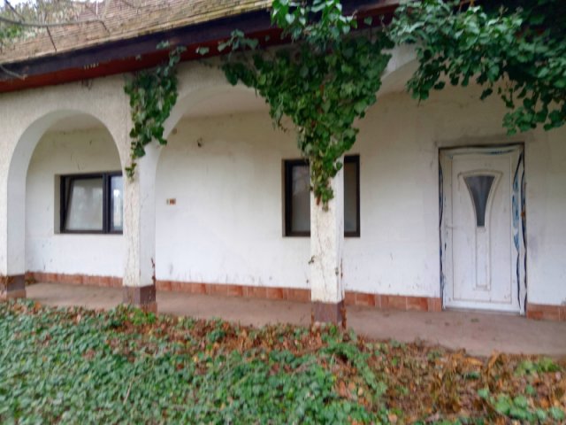 Eladó családi ház, Szigetszentmiklóson 49.9 M Ft, 2 szobás