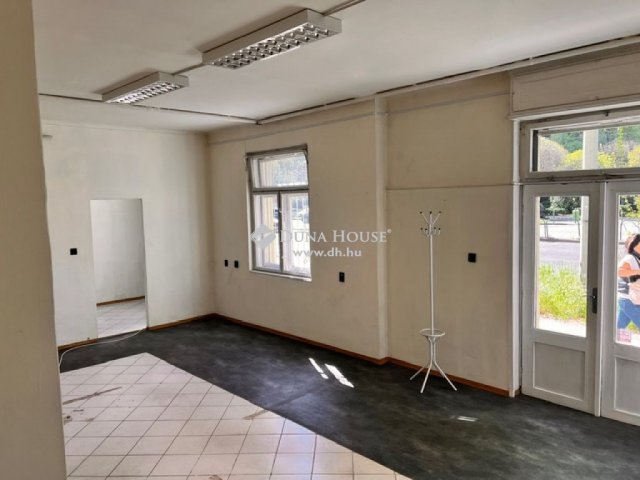 Eladó üzlethelyiség, Budapesten, X. kerületben 37.9 M Ft